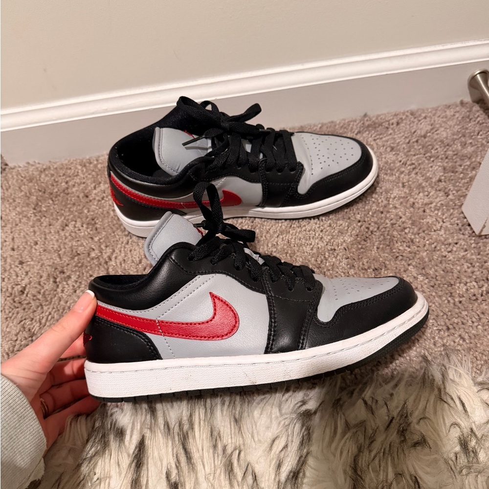 Women’s Air Jordan 1 Low “Wolf Grey Gym Red” 2023